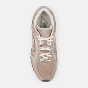 New Balance 204L