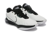 Nike 870-17 White and Black Basketball Sneakers