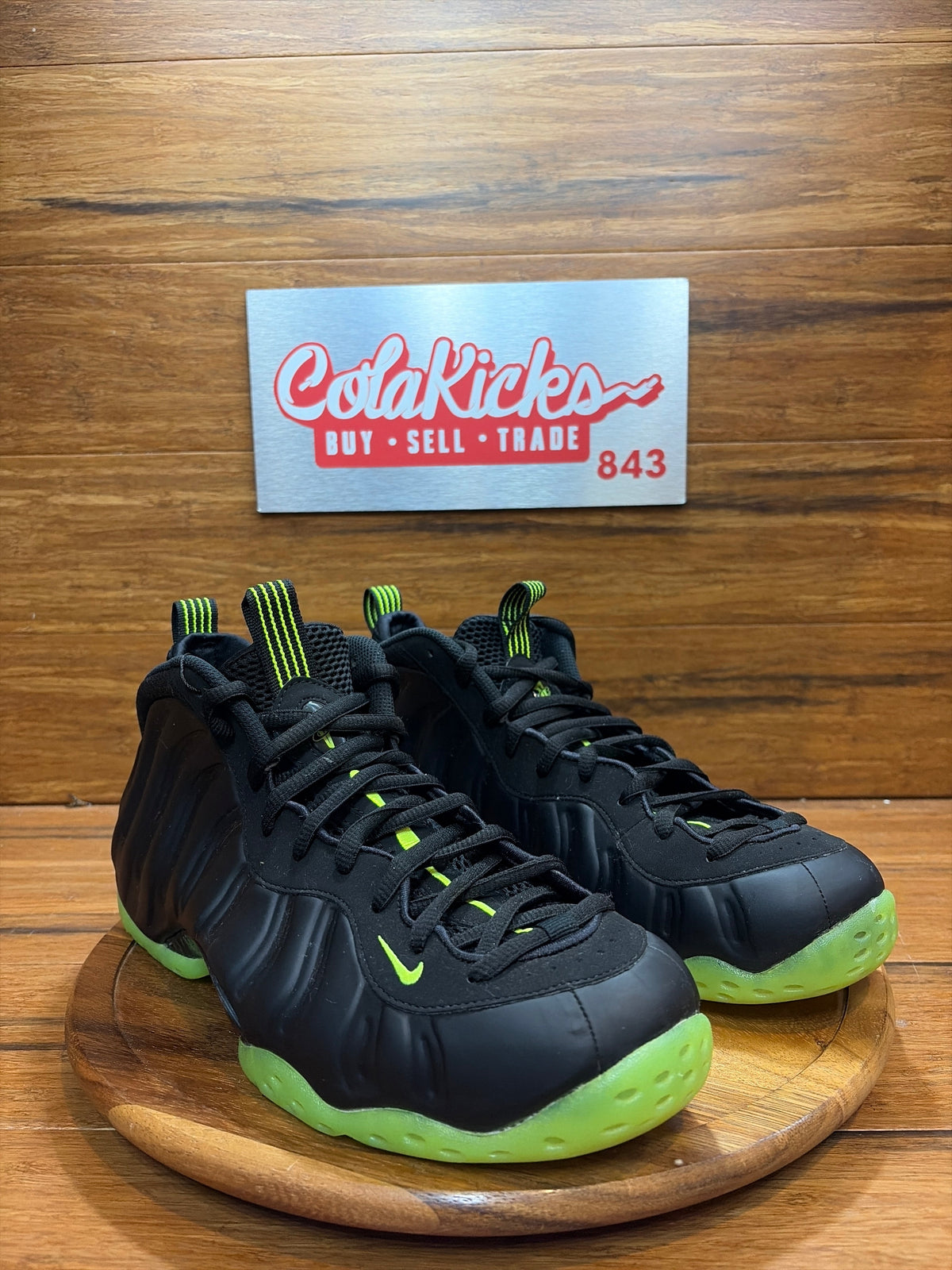 Nike Air Foamposite One Black Volt