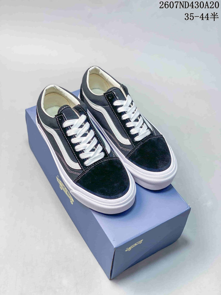 Vans Old Skool 36 Sneakers Black and White