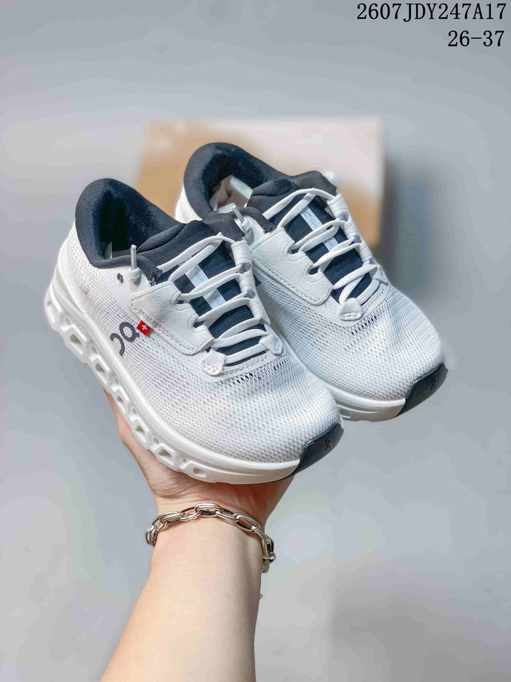 On Cloudstratus 3 Women's Running Sneakers White 07JDY247A17