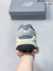 New Balance 5740 M5740VLB Grey Low-Top Sneakers
