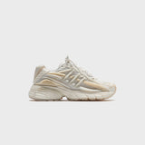 adidas x Pharrell Williams Adistar Jellyfish - Core White / Off White / Clear Brown