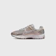 Nike Zoom Vomero 5 - Light Orewood Brown / Light Smoke Grey / White