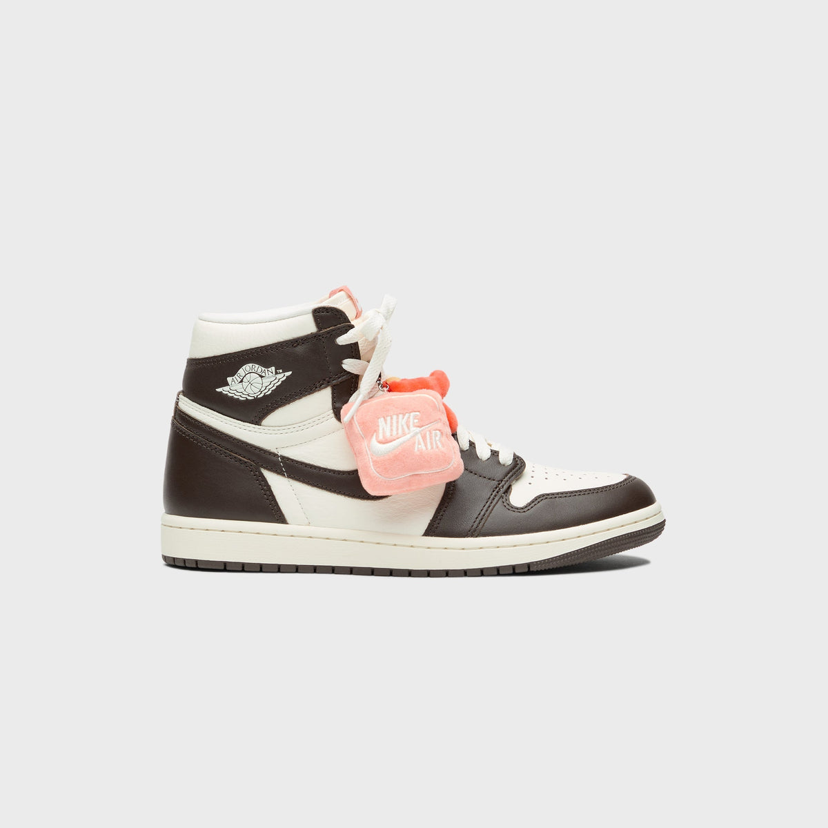 Nike WMNS Air Jordan 1 Retro High OG - Baroque Brown / Sail / Light Madder Root