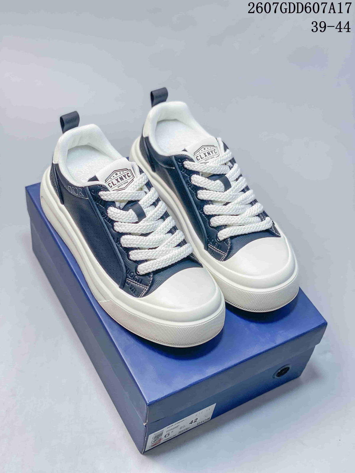 Dior 2607GDD607A17 Navy White Low-Top Sneakers